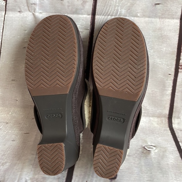 Crocs Luxe Lined Clog in size 9 - Picture 8 of 16